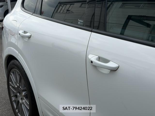 Porsche CAYENNE 2012-12 8726103-16