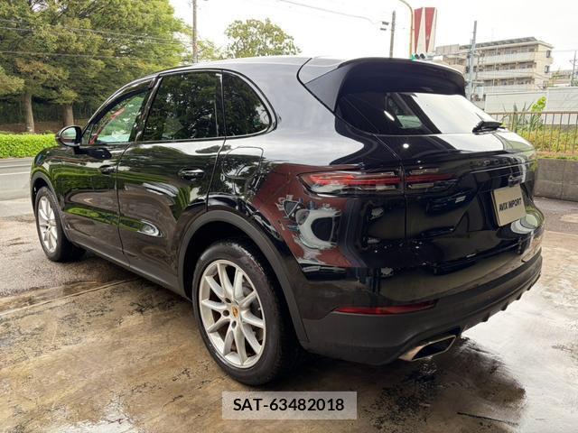 Porsche CAYENNE 2020-03 8726130-5