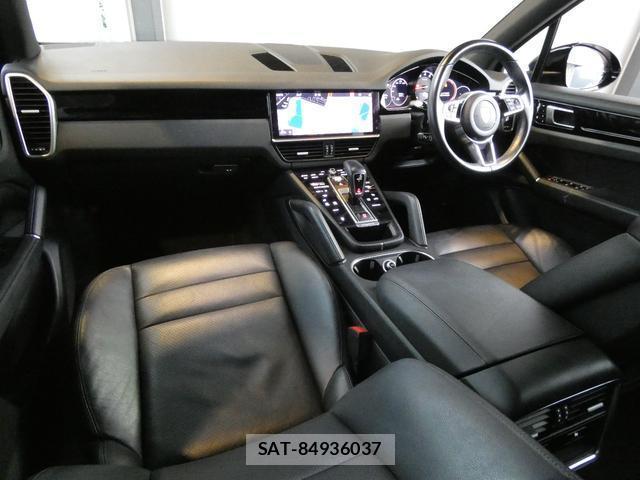 Porsche CAYENNE 2019-06 8726827-6