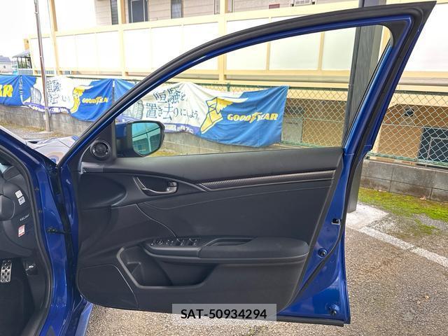Honda CIVIC 2019-09 8729893-17