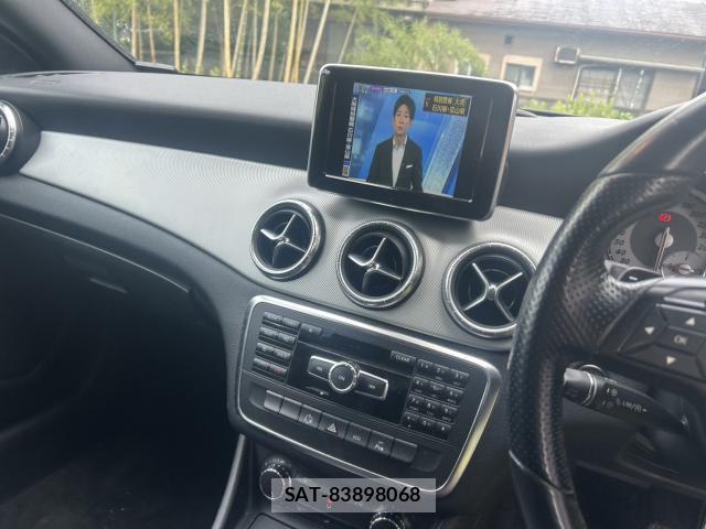 Mercedes Benz CLA-CLASS 2013-09 8729906-4