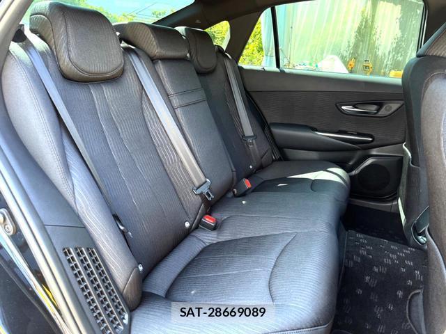 Toyota CROWN HYBRID 2019-04 8725981-11