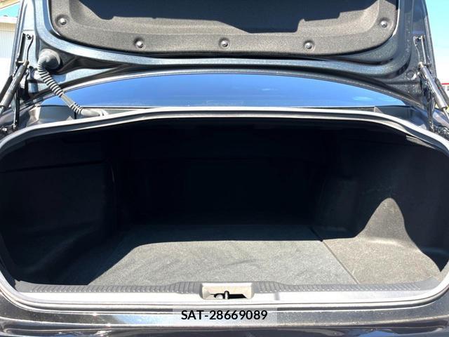 Toyota CROWN HYBRID 2019-04 8725981-12