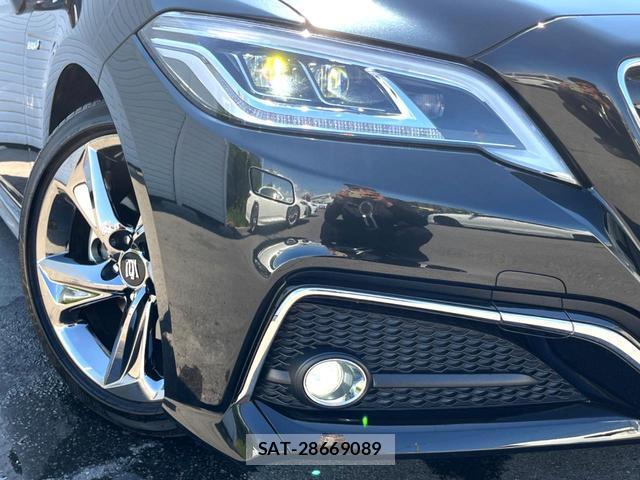 Toyota CROWN HYBRID 2019-04 8725981-15