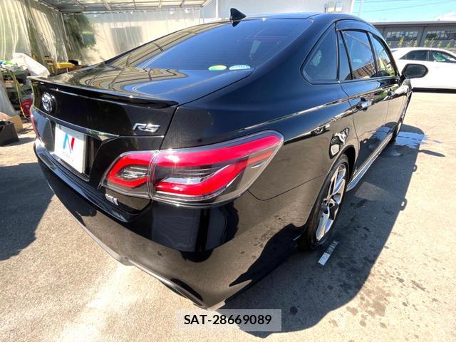 Toyota CROWN HYBRID 2019-04 8725981-18