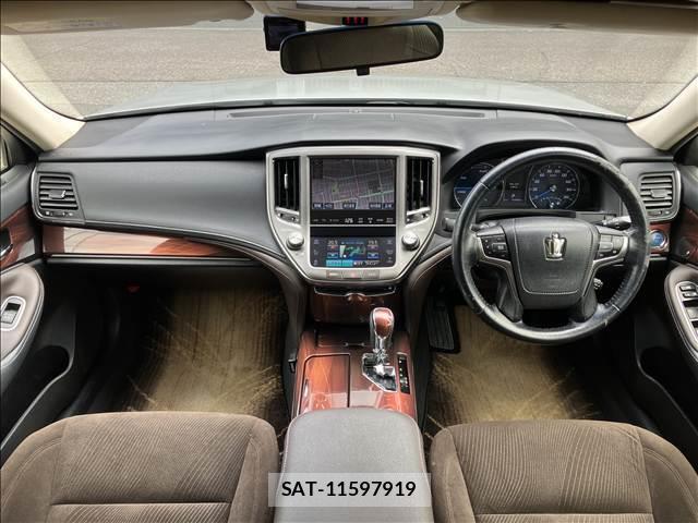 Toyota CROWN HYBRID 2014-07 8726045-1
