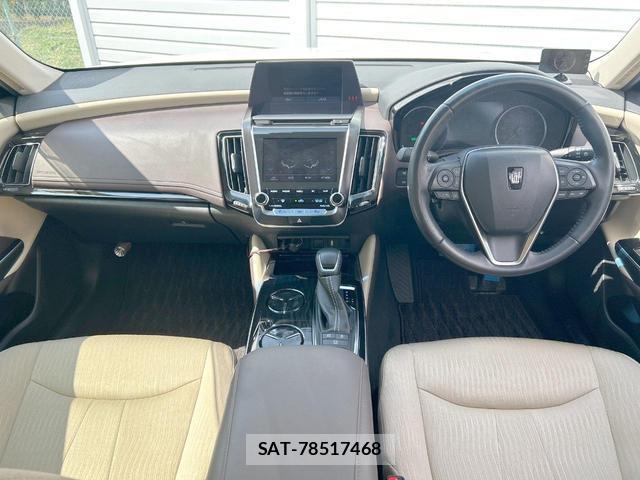 Toyota CROWN HYBRID 2020-10 8726747-1