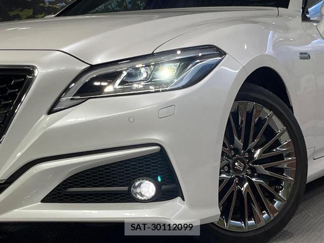 Toyota CROWN HYBRID 2021-06 8726777-12