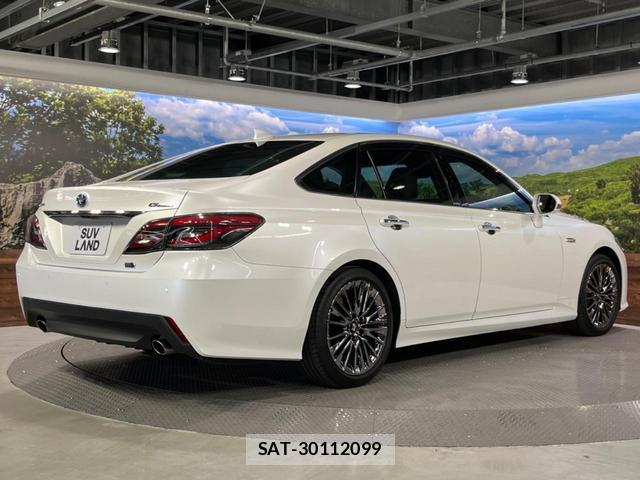 Toyota CROWN HYBRID 2021-06 8726777-17