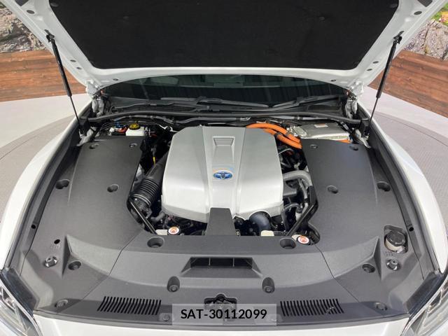 Toyota CROWN HYBRID 2021-06 8726777-18