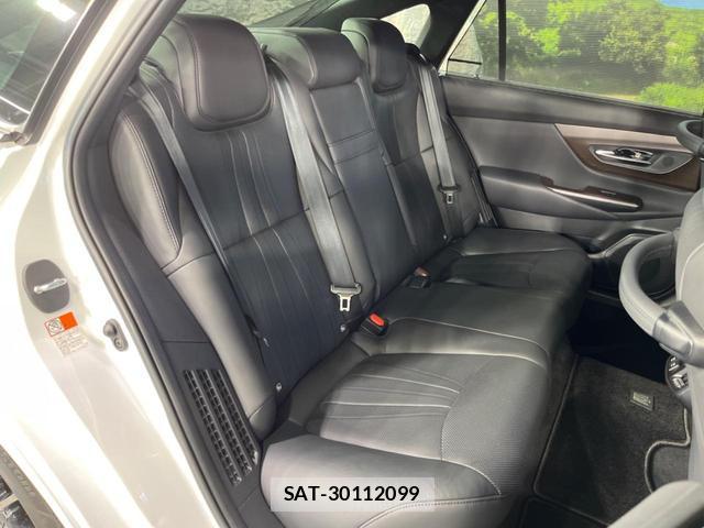 Toyota CROWN HYBRID 2021-06 8726777-9