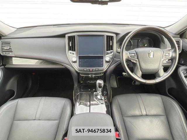 Toyota CROWN HYBRID 2018-01 8728252-1