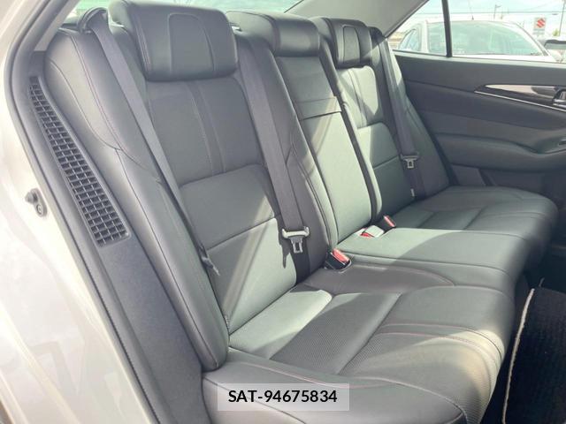 Toyota CROWN HYBRID 2018-01 8728252-10