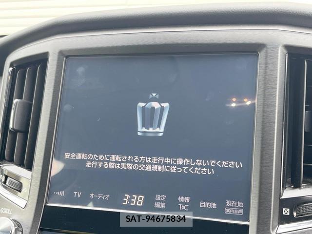 Toyota CROWN HYBRID 2018-01 8728252-4