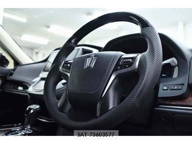 Toyota CROWN HYBRID 2015-11 8728296-4