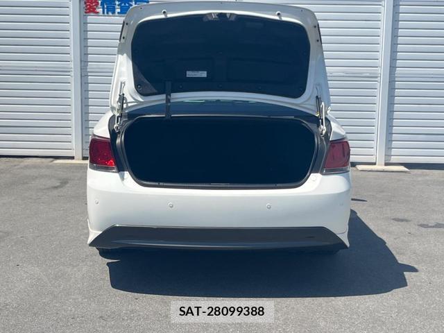 Toyota CROWN HYBRID 2013-10 8728371-11