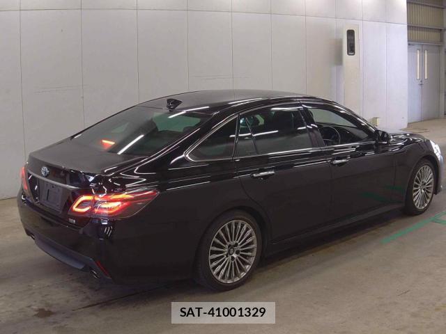 Toyota CROWN HYBRID 2021-08 8728593-1