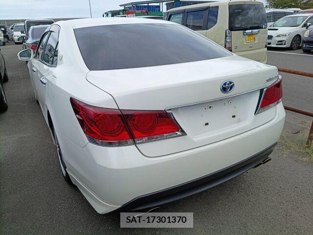 Toyota CROWN HYBRID 2014-07 8730497-1