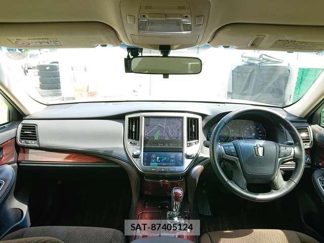 Toyota CROWN HYBRID 2013-03 8731182-4