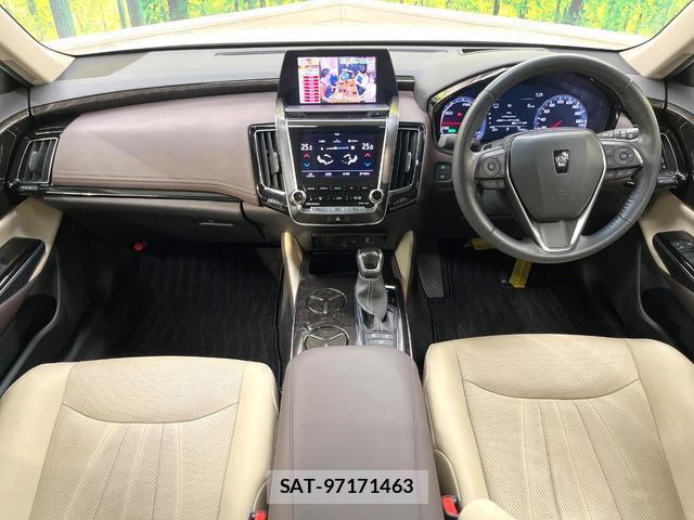 Toyota CROWN HYBRID 2018-08 8731250-1