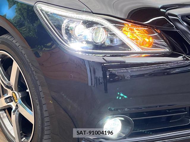 Toyota CROWN MAJESTA 2017-06 8727760-11