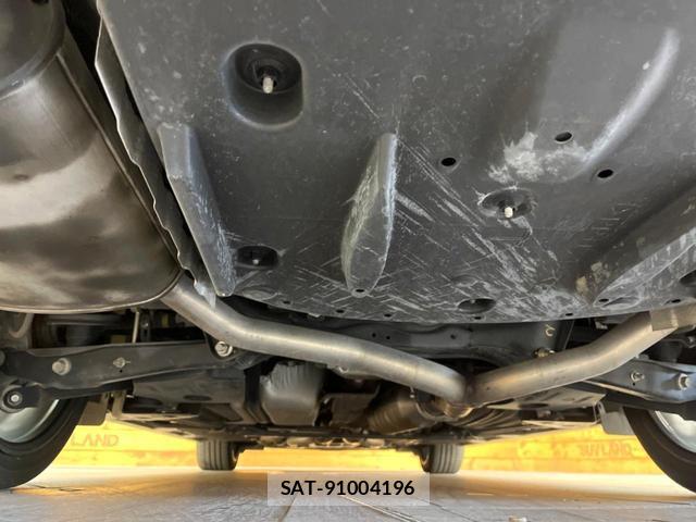 Toyota CROWN MAJESTA 2017-06 8727760-18