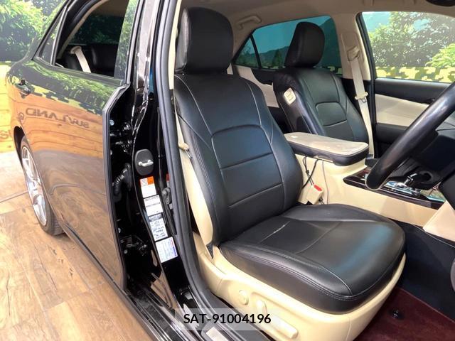 Toyota CROWN MAJESTA 2017-06 8727760-7
