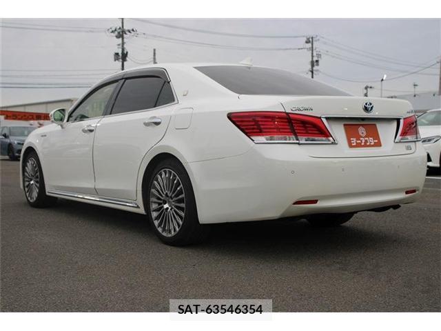 Toyota CROWN MAJESTA 2015-10 8730058-11