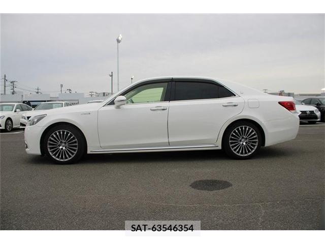 Toyota CROWN MAJESTA 2015-10 8730058-12