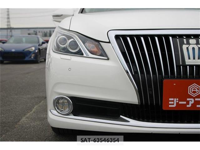 Toyota CROWN MAJESTA 2015-10 8730058-15