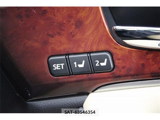 Toyota CROWN MAJESTA 2015-10 8730058-5