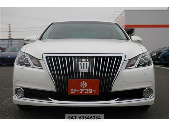 Toyota CROWN MAJESTA 2015-10 8730058-6