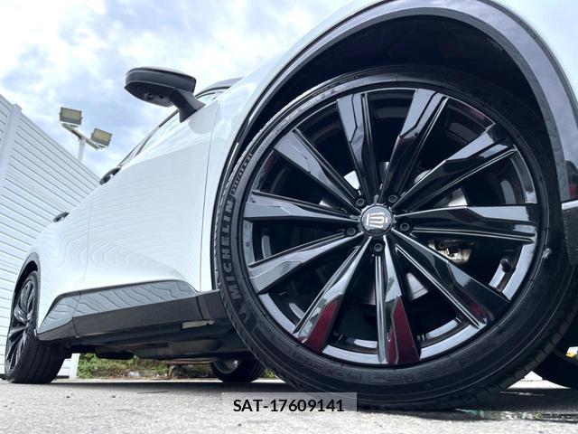 Toyota CROWN 2023-12 8725979-13