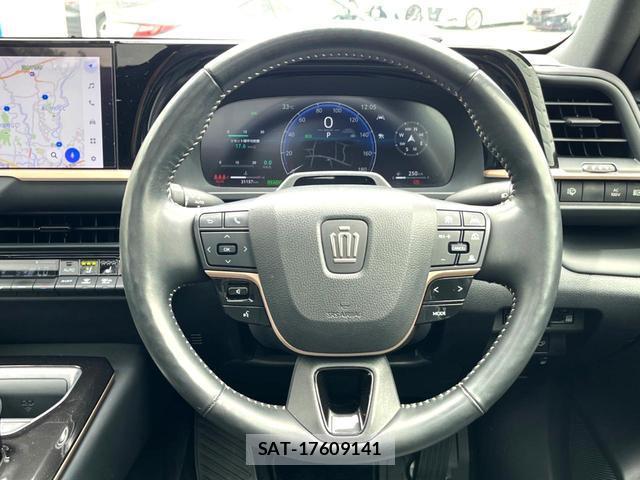 Toyota CROWN 2023-12 8725979-8