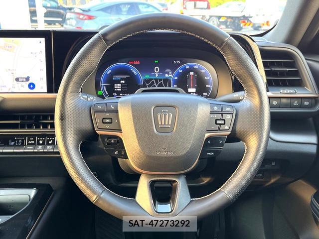 Toyota CROWN 2025-03 8725982-10