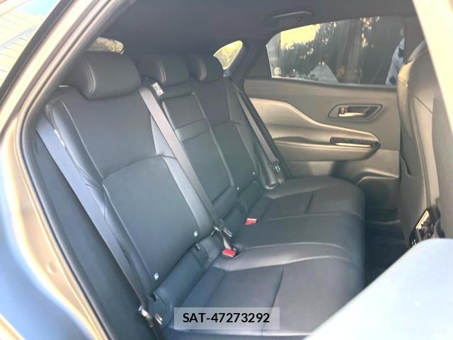 Toyota CROWN 2025-03 8725982-12