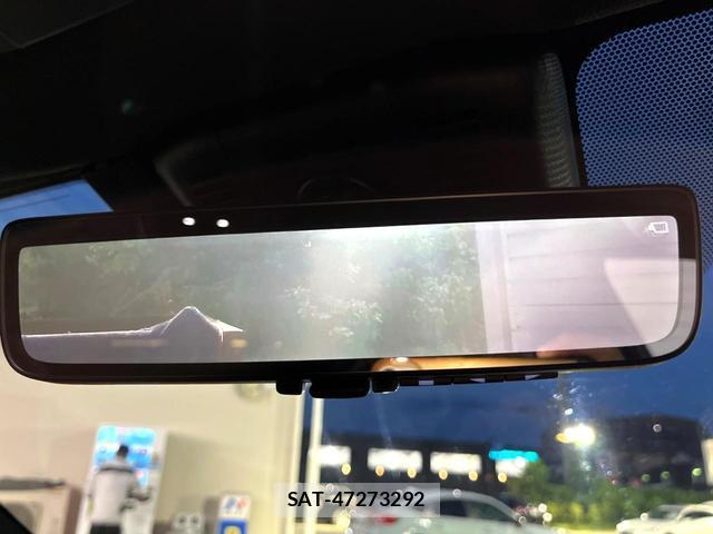 Toyota CROWN 2025-03 8725982-3