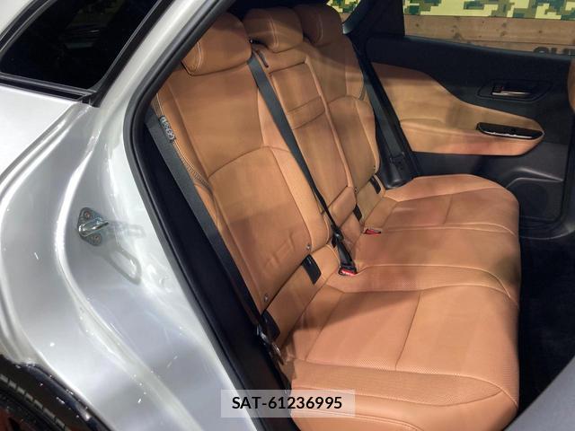 Toyota CROWN 2024-11 8728070-9