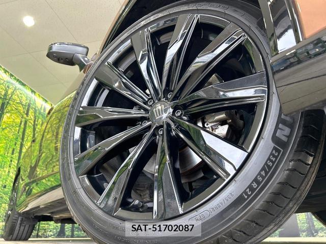 Toyota CROWN 2023-10 8728391-12