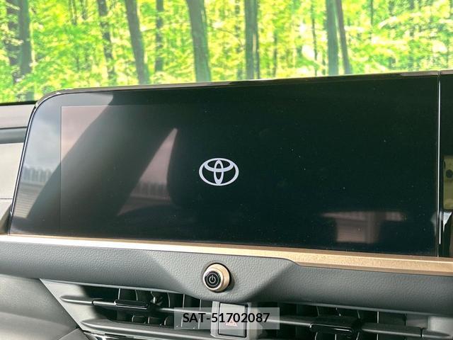 Toyota CROWN 2023-10 8728391-2