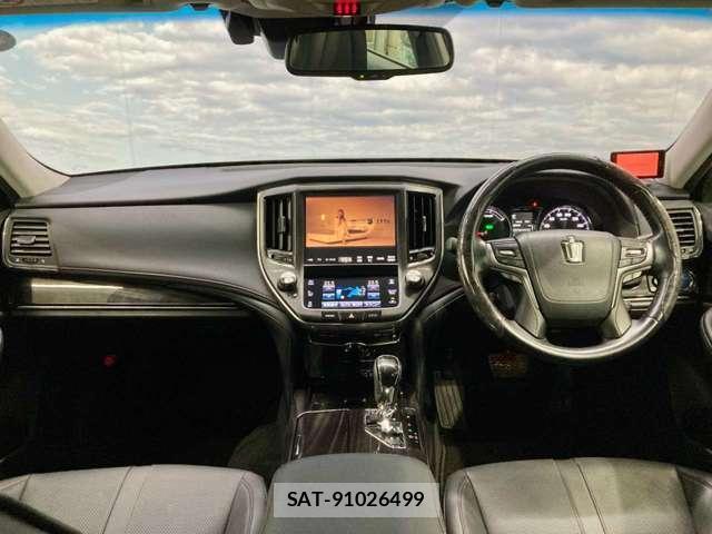 Toyota CROWN 2017-06 8725891-1