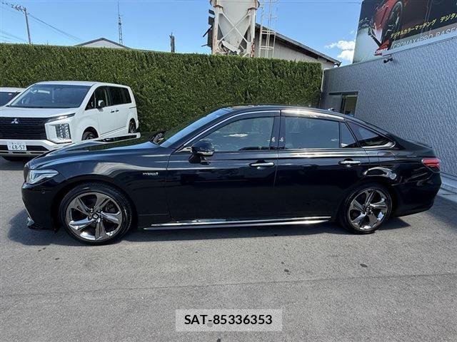 Toyota CROWN 2021-08 8728975-2