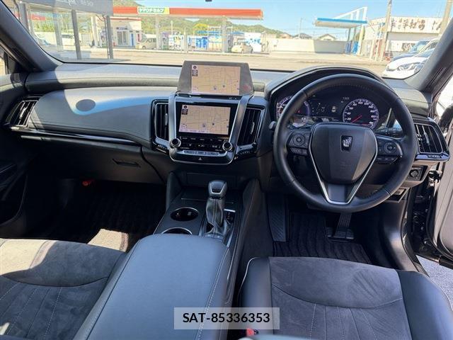 Toyota CROWN 2021-08 8728975-7