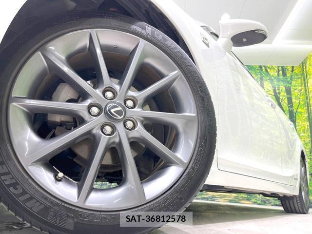 Lexus CT 2011-09 8727048-12