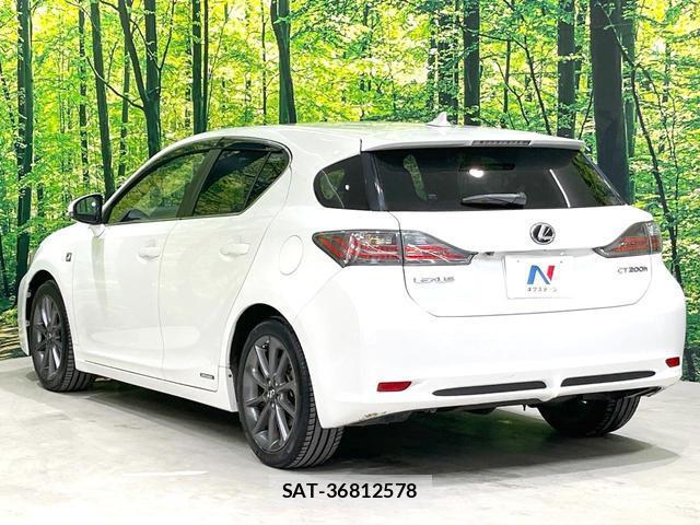 Lexus CT 2011-09 8727048-16