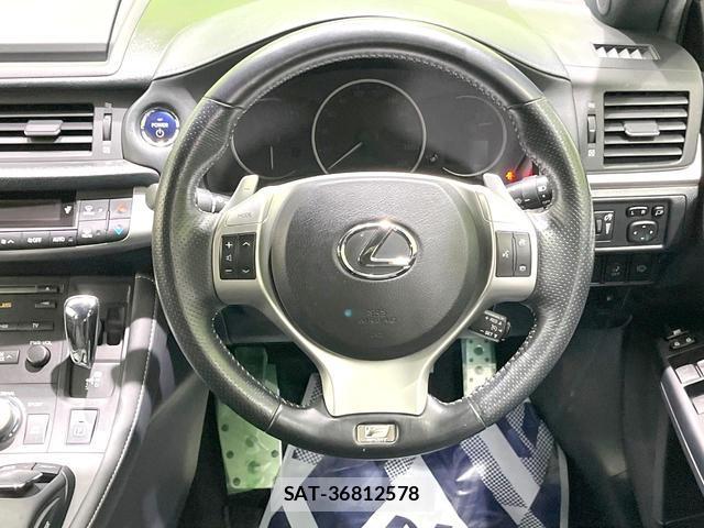 Lexus CT 2011-09 8727048-7