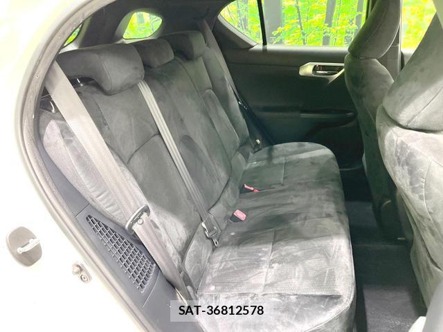 Lexus CT 2011-09 8727048-9
