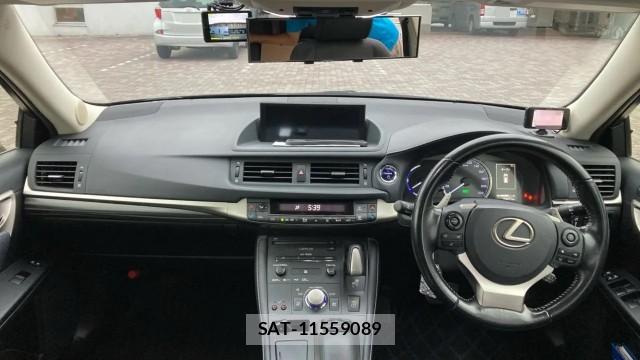 Lexus CT 2017-10 8729576-2