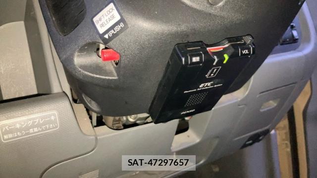 Nissan CUBE 2006-08 8727208-3