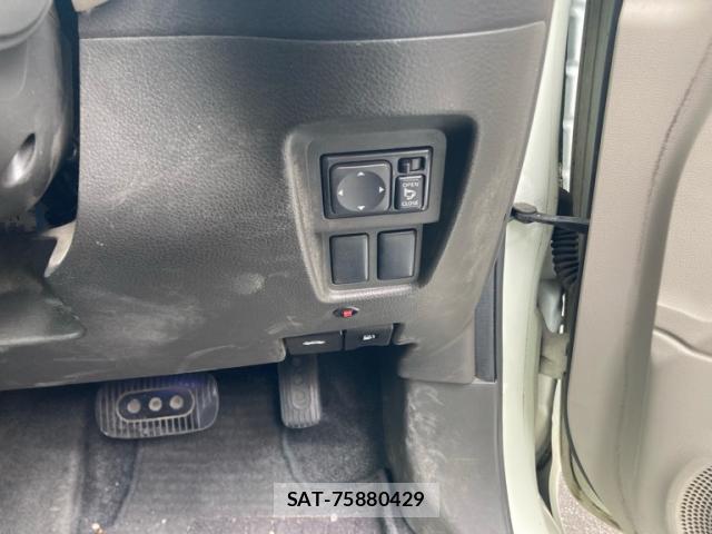 Nissan CUBE 2011-01 8727278-9